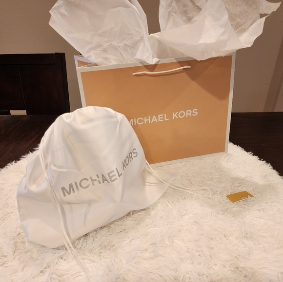 MICHAEL KORS SMALL MERCER BUCKET BAG/DK PWDR BLSH - Picture 16 of 17